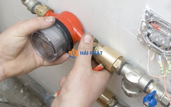 cách khoá van đồng hồ nước