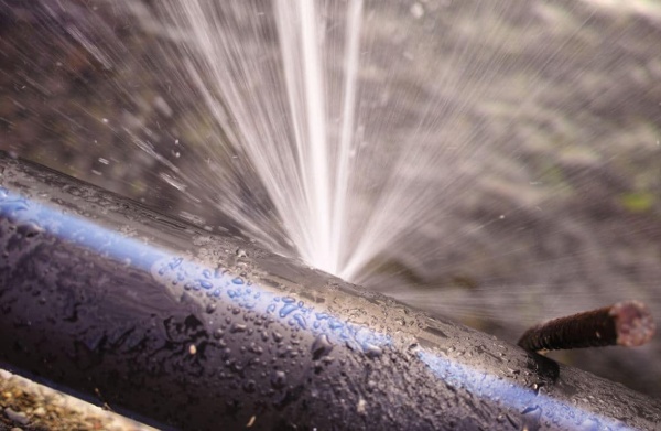 tác hai của búa nước